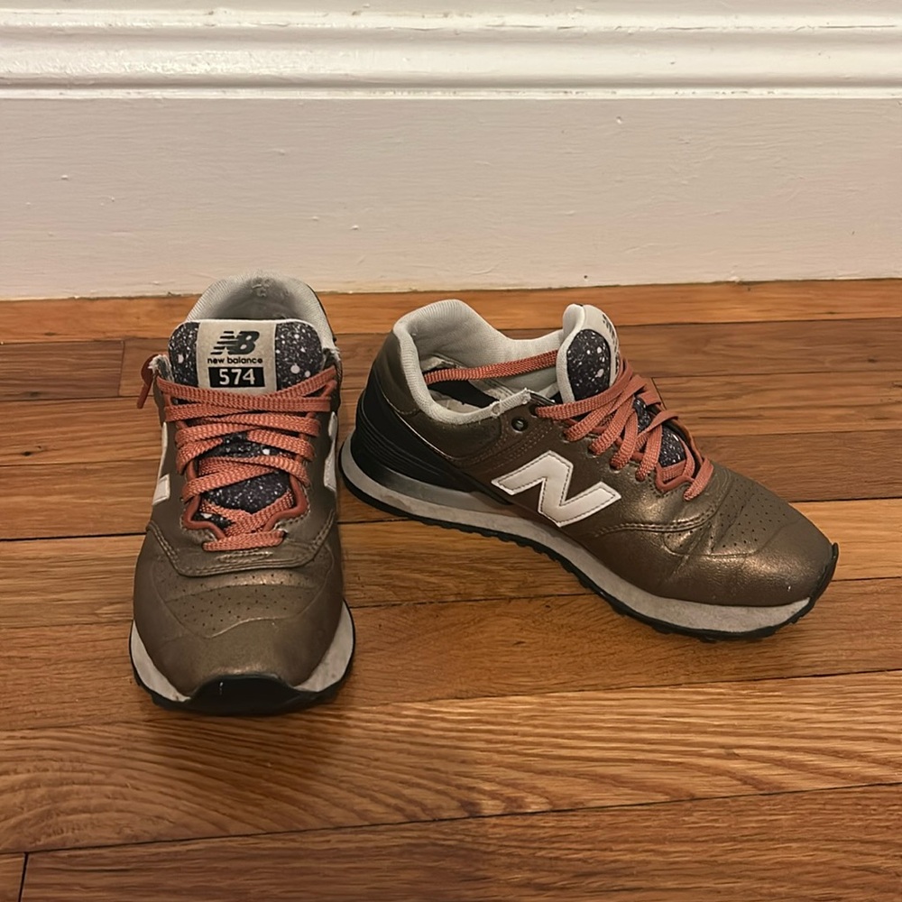 New balance sneakers size 6